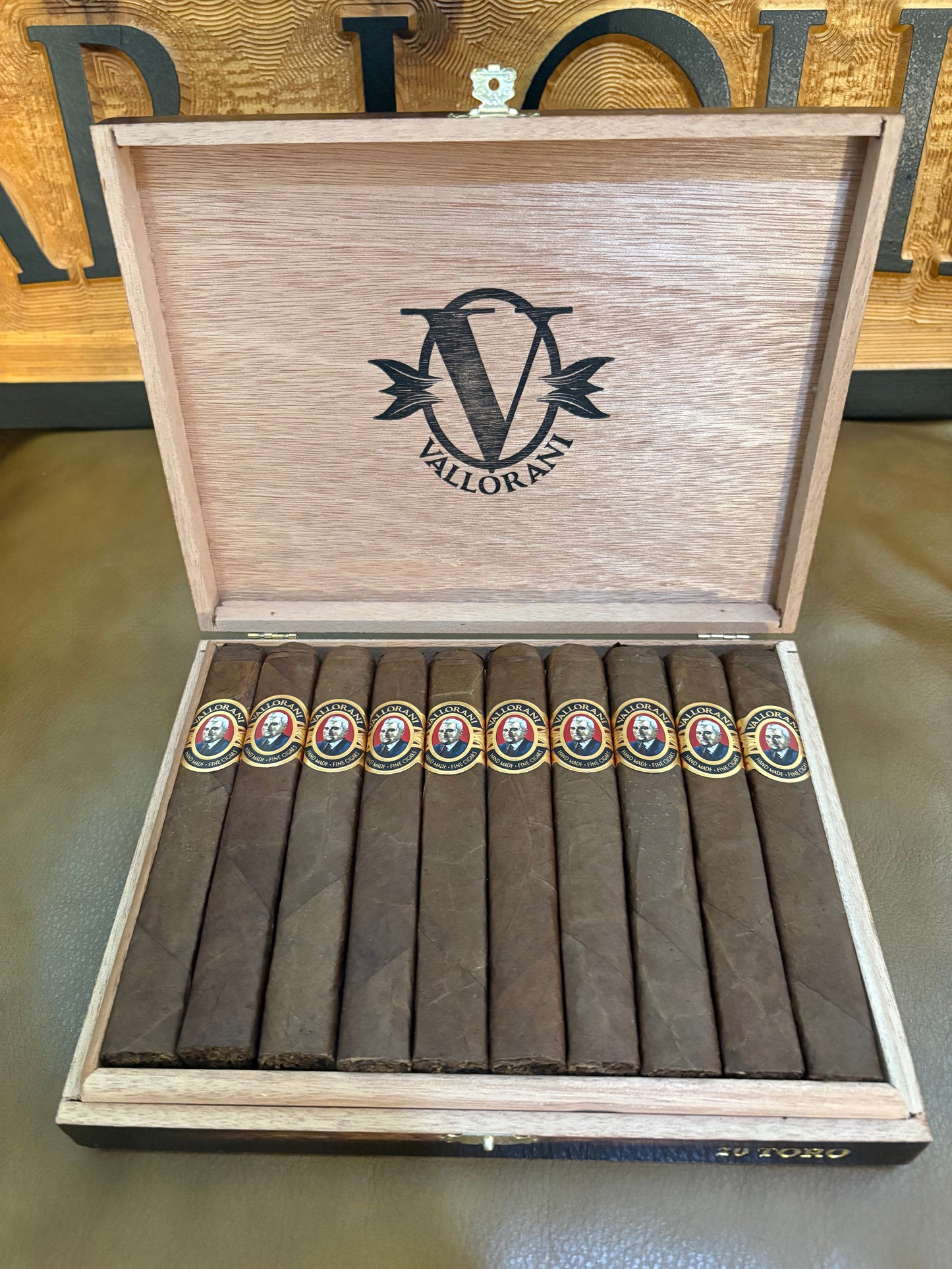 Vallorani Rosado Toro (Box of 20)
